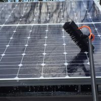 zonnepanelen proper maken